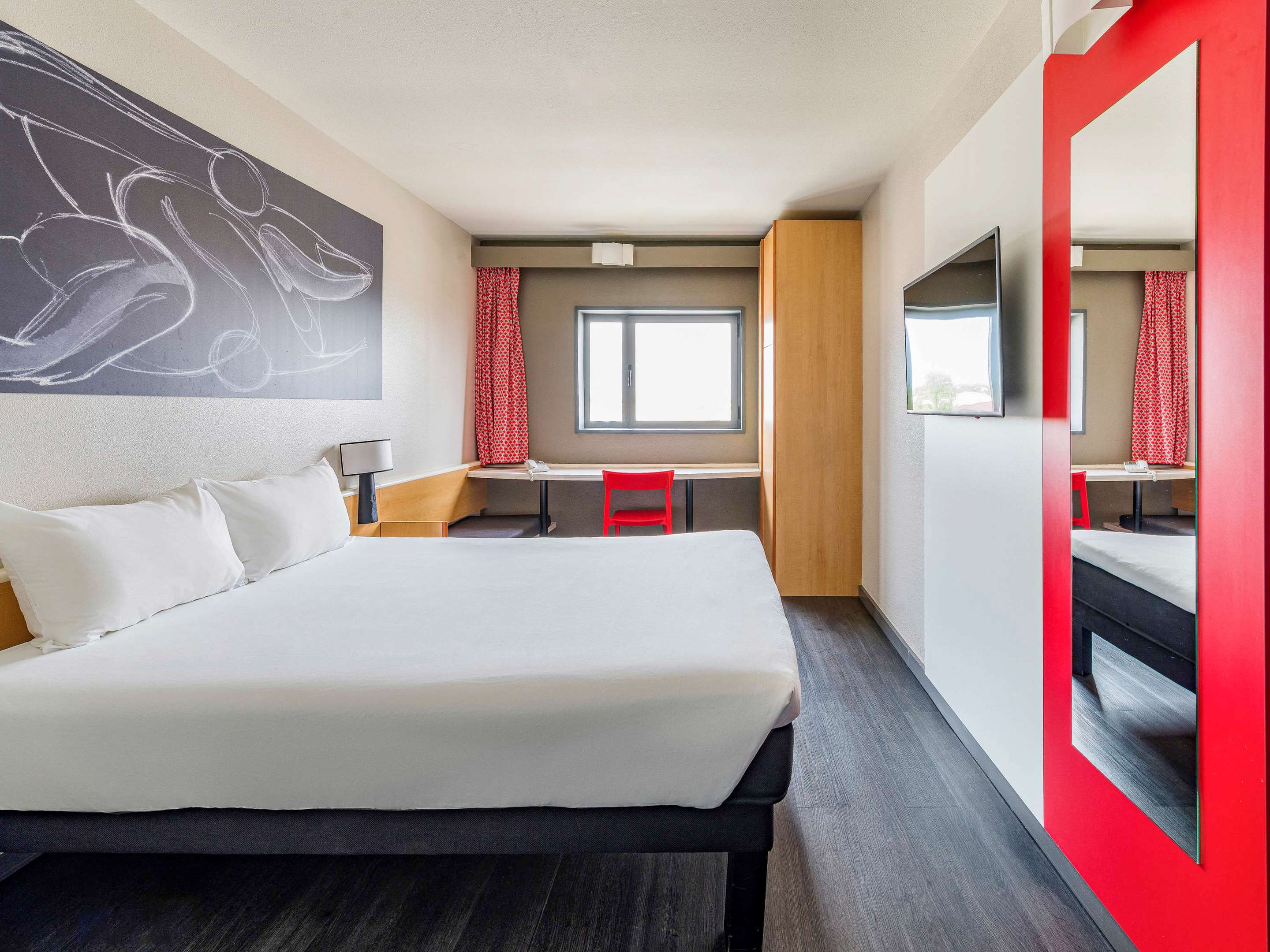 宜必思巴伦西亚博奈尔岛机场酒店-官方