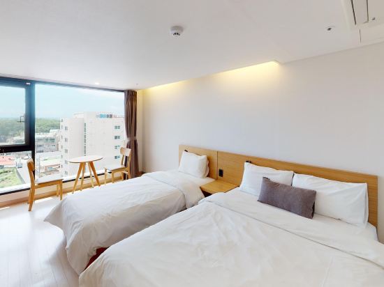 Hotel Pino Room Type - Deluxe Twin Room with Sea View Hotel Pino Room Type - Deluxe Twin Room with Sea View