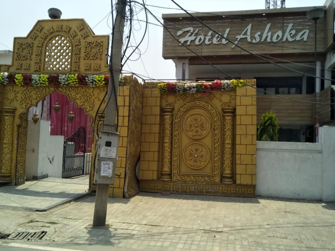 Sirsala酒店住宿-Hotel Ashoka