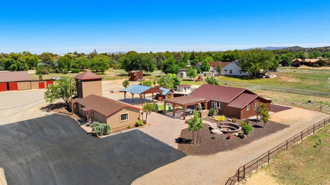 Zebra Rustic Retreat 3BR Home on Zebra Ranch