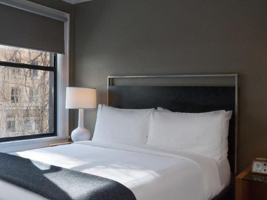 Hotel Max Room Type - Modern Queen Room