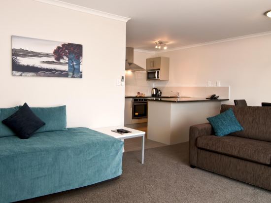 Breakwater Motel Room Type - Suite