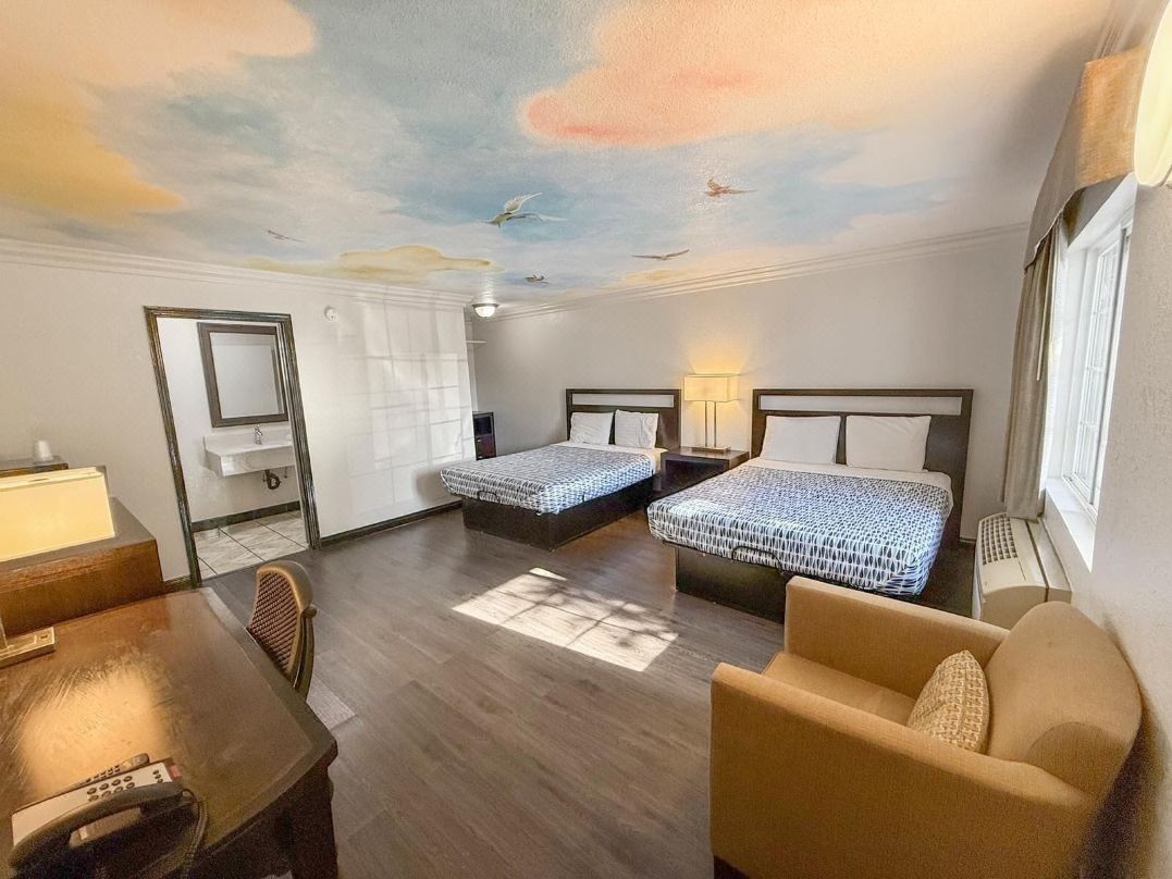 Super 7 Motel - Anaheim Packing District & Disneyland