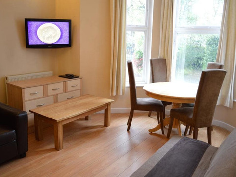 The Westlynne Hotel & Apartments主图