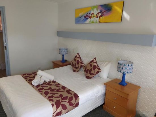 The Coachman Motel & Units Room Type - Studio with Spa Bath