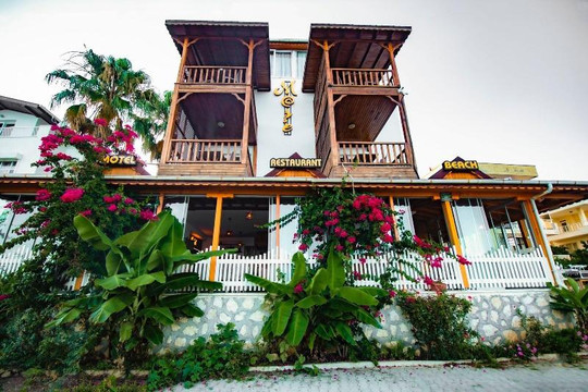 Mose Restoran Motel Beach