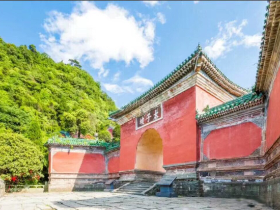 武当山龙缘阁酒店