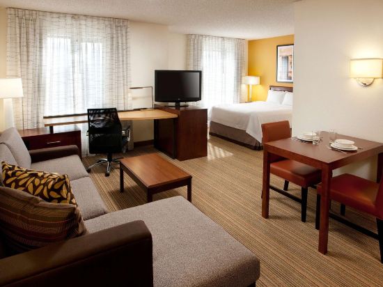Sonesta ES Suites San Antonio Downtown Alamo Plaza Room Type - Mobility / Hearing Accessible Studio Suite Queen Bathtub Sonesta ES Suites San Antonio Downtown Alamo Plaza Room Type - Mobility / Hearing Accessible Studio Suite Queen Bathtub