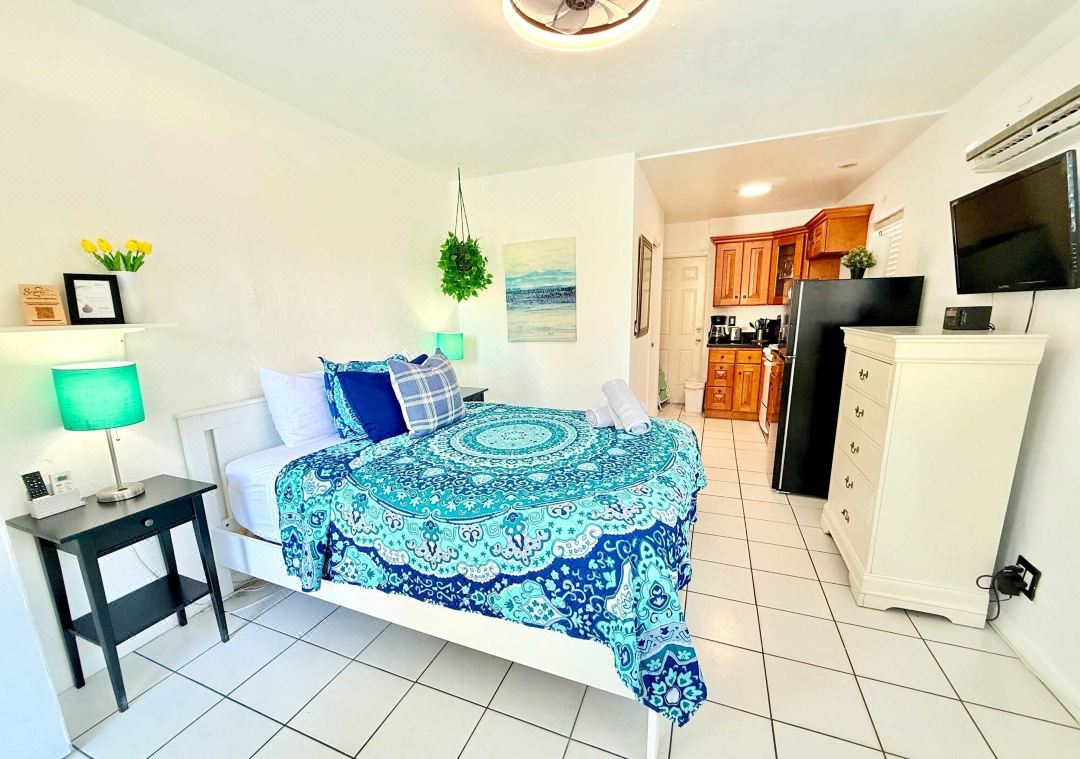 Hollywood Boardwalk Studio Fully Equipped Kitchen