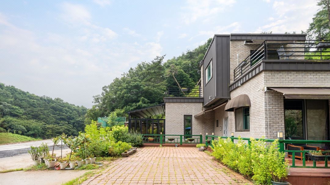 Chungnam Cheong-Yang Ekohillinghauseu