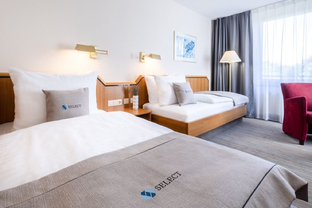 Holiday Inn - the niu, BLADE SOLINGEN by IHG