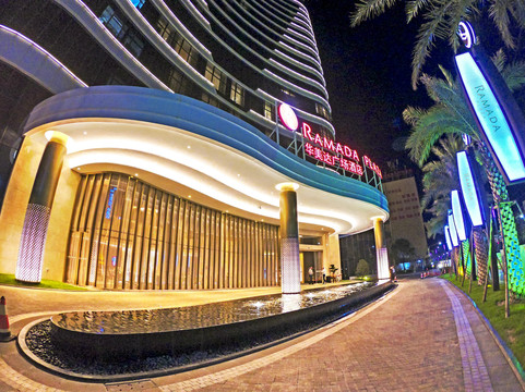 澄江县酒店住宿-抚仙湖华美达广场酒店