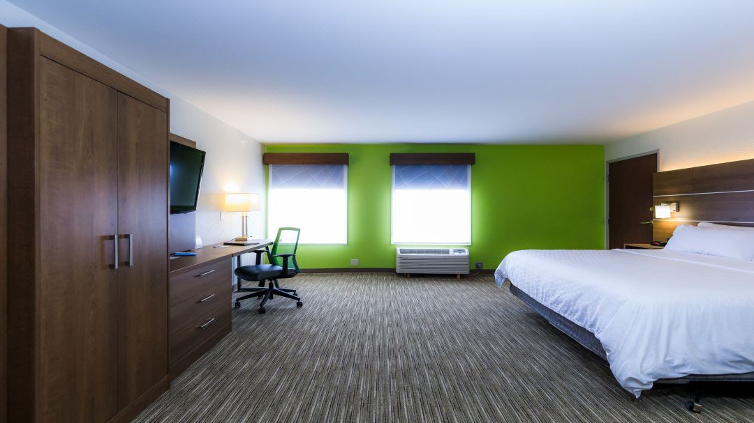 Holiday Inn Express OSAGE BCH - LAKE OF THE OZARKS by IHG