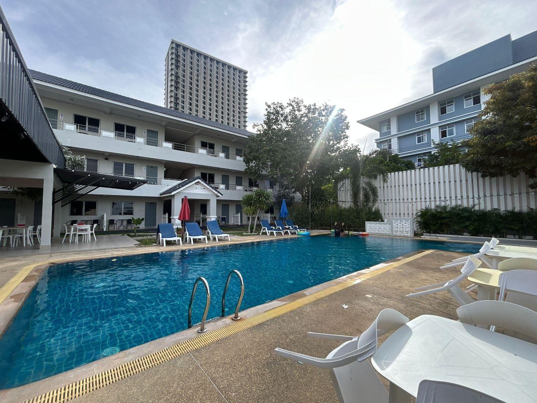 DJ RESIDENCY AND POOL PARTY