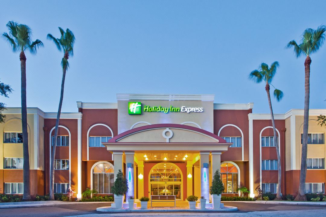 โรงแรมฮอลิเดย์ อินน์ เอ็กซ์เพรส เคลียร์วอเทอร์ อีสต์ - ไอคอต เซ็นเตอร์ บาย IHG