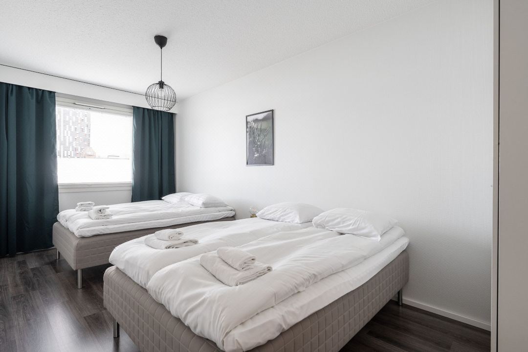 1Br Next to Railway Station & Nokia Arena