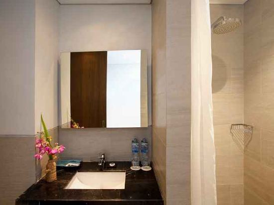 BATIQA Hotel Palembang Room Type - Premiere Deluxe Double