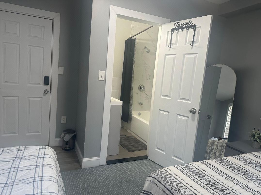 Divine Villa and Resort -26 Grace Street Irvington NJ -Ewr Airport -Prudential - Njit -Penn Station