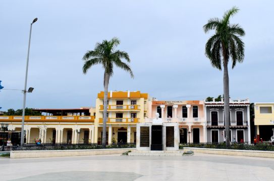 罗亚尔顿酒店-官方