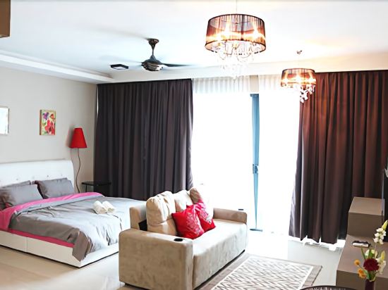 Arch Homestay Couple Netflix Trefoil Setia Alam Houses For Rent In Shah Alam Selangor Malaysia