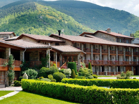 Vilallonga de Ter酒店住宿-Hotel La Coma