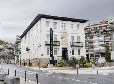 Bergara酒店住宿-蒙德拉贡酒店