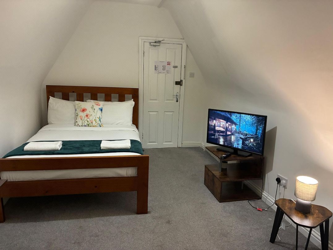 帶電動車充電器的兩卧室閣樓公寓