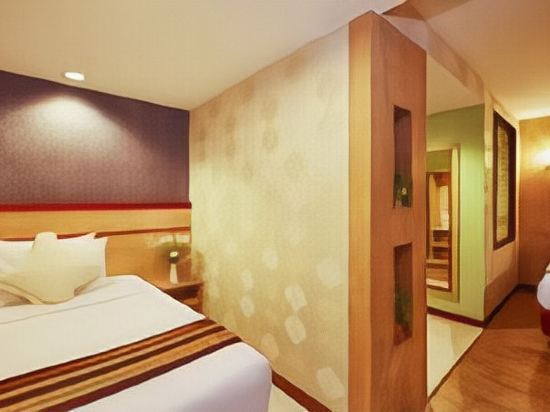 Eastern Grand Palace Room Type - Deluxe Triple Room