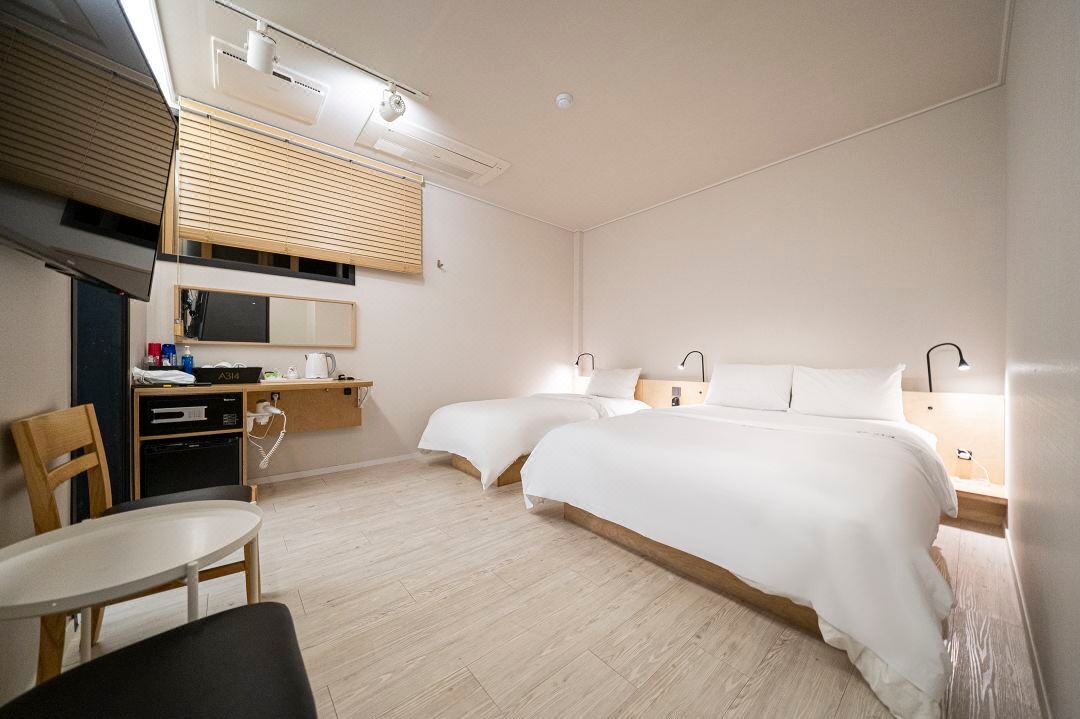 Gimpo Airport Tiffany