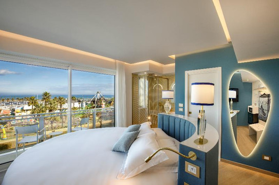 安巴夏托丽酒店