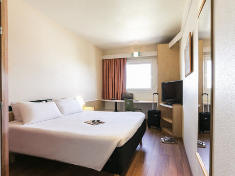 宜必思赫雷斯德拉弗龙特拉酒店