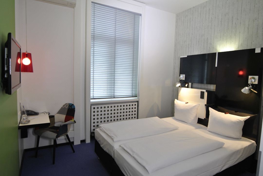 Hotel Cristall - Frankfurt City