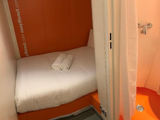 Easyhotel South Kensington Room Type - Budget Double Room