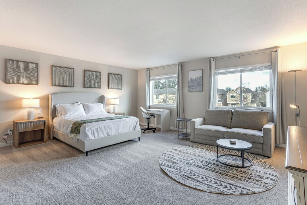 Bright & Modern! Family Home 11 Mi to Dtwn Tacoma