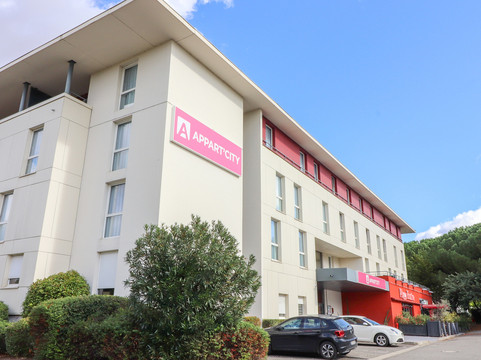 Lauzerville酒店住宿-城市公寓图卢兹迪亚格拉拉贝奇酒店