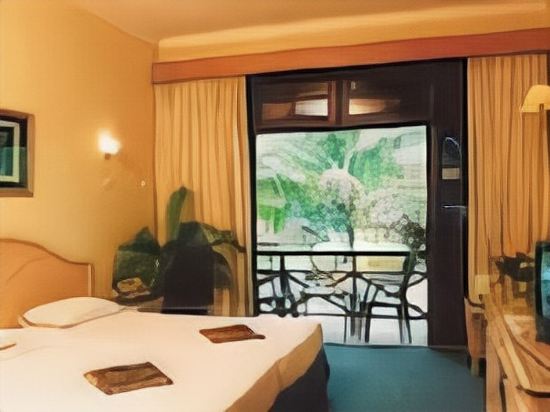 Federal Villa Beach Resort Langkawi 6 0 9 0 Hotel Price Address Reviews