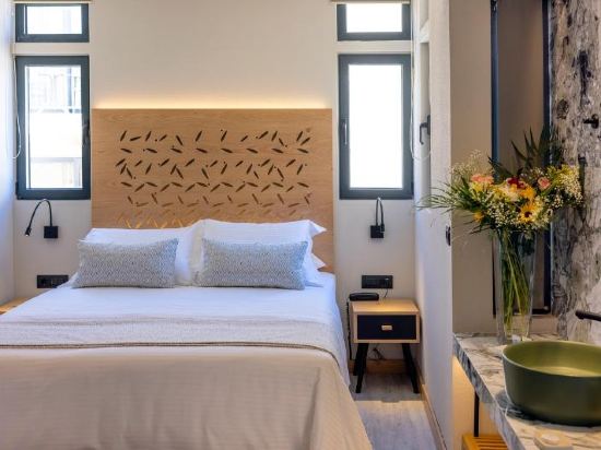 Atlantis Beach Hotel Room Type - SUITE Executive Suite