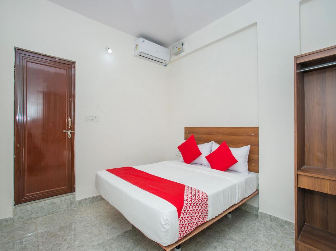 Super Hotel O Varcity Comforts Near Ragigudda Sri Prasanna Anjaneyaswamy Temple