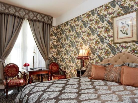 Queen Anne Hotel Room Type - Deluxe King Room with Fireplace