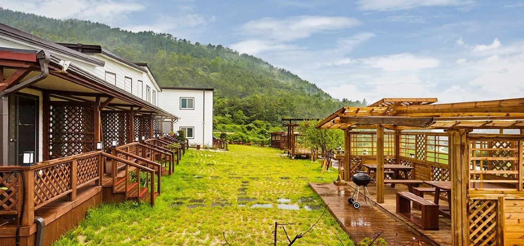 Namhae Uyeongwa Inyeon Pension Uyeon