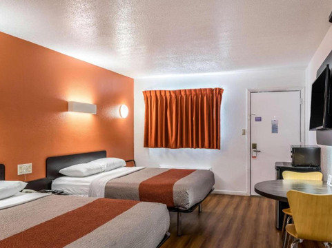 Motel 6 Maryland Heights