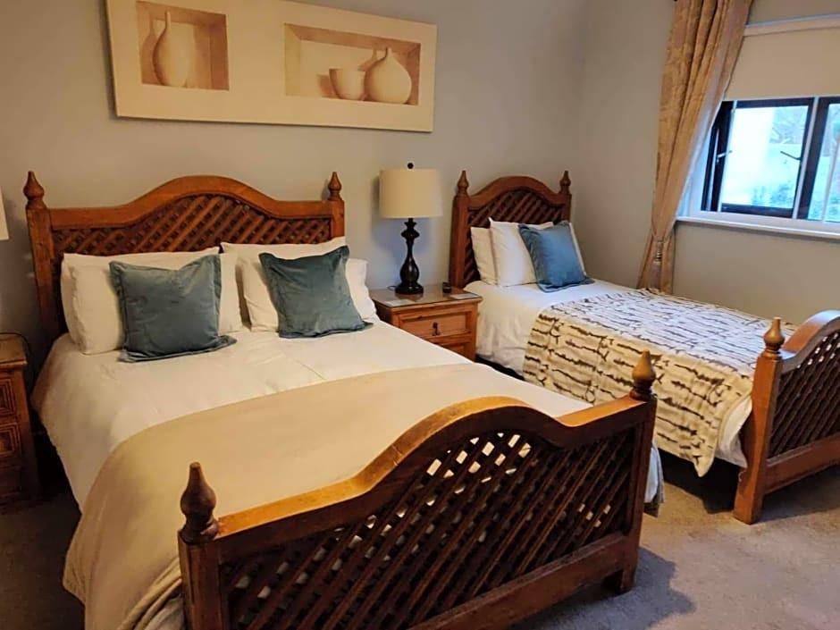 The Baytree Restaurant & Guesthouse