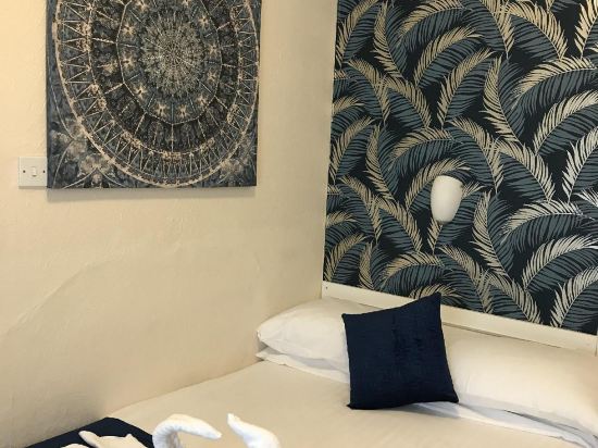 The Feathers Hotel Room Type - Budget Double Room