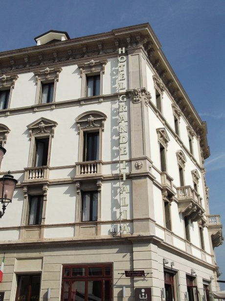 意大利大酒店-官方