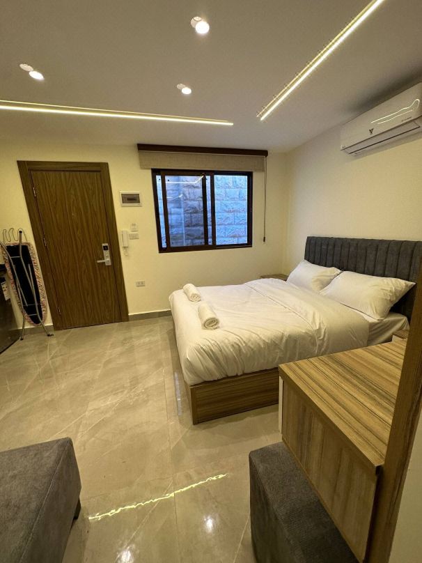 XX/ Antica Jabalal-Lwebdeh