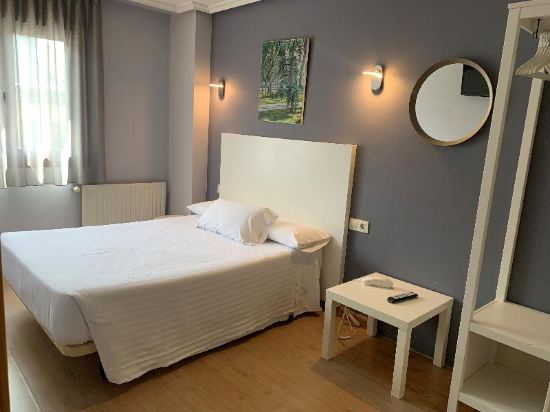Hotel Carbayon Room Type - Double Room