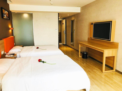 7天优品·成都郫县西区大道店