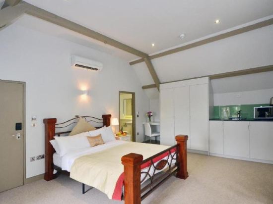 Arch hotel Room Type - Deluxe Studio