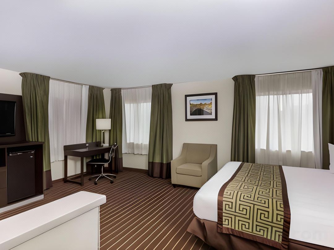 Baymont by Wyndham Louisville South I 65