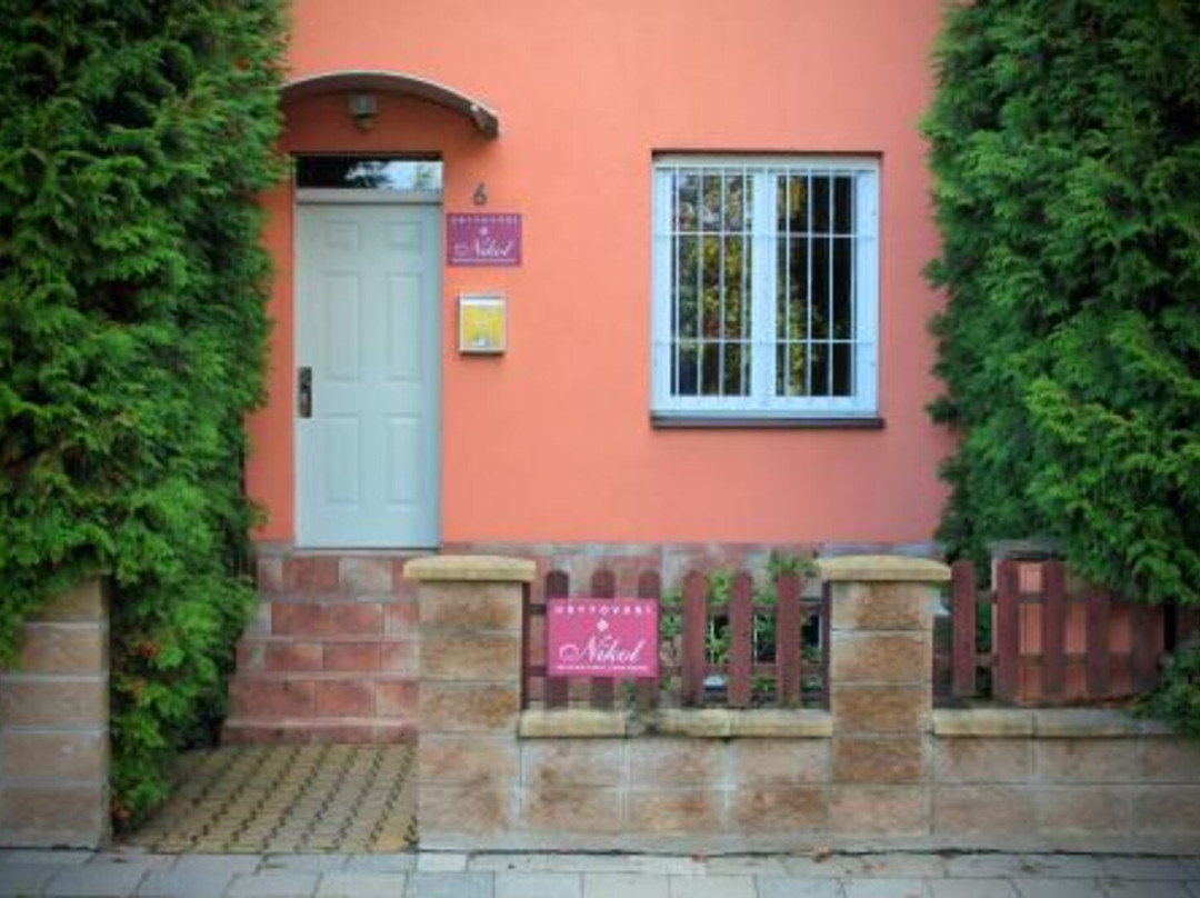 妮可住宿酒店主图